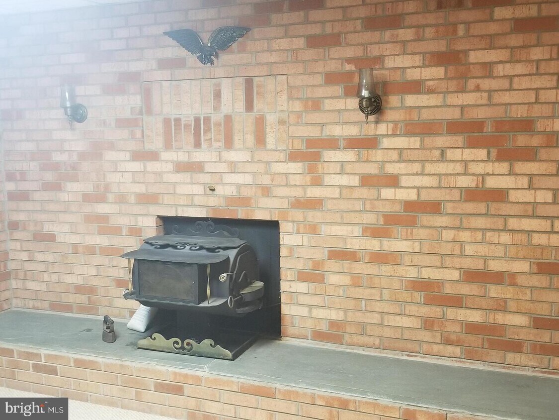 Primary Photo - 3304 Oak St