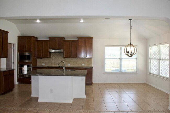 Building Photo - 1001 Emory Fields Cove