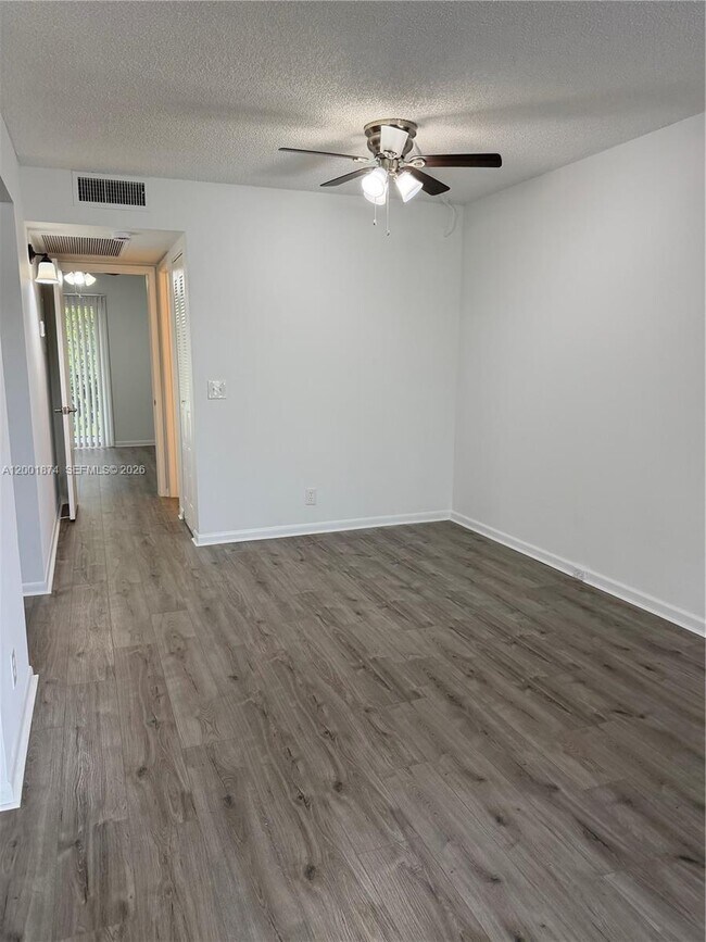 Foto del edificio - 800 SW 131st Ave
