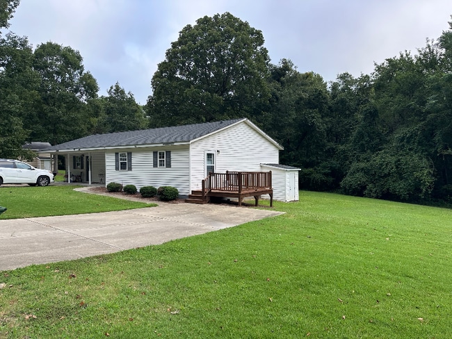 Building Photo - 109 Rollins Acres Ln