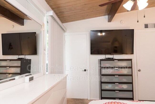 Foto del edificio - 5147 Cloud Ave