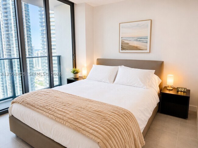 Foto del edificio - 121 NE 5th St