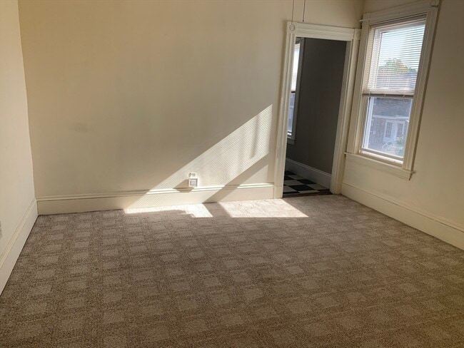 Building Photo - 30 French St