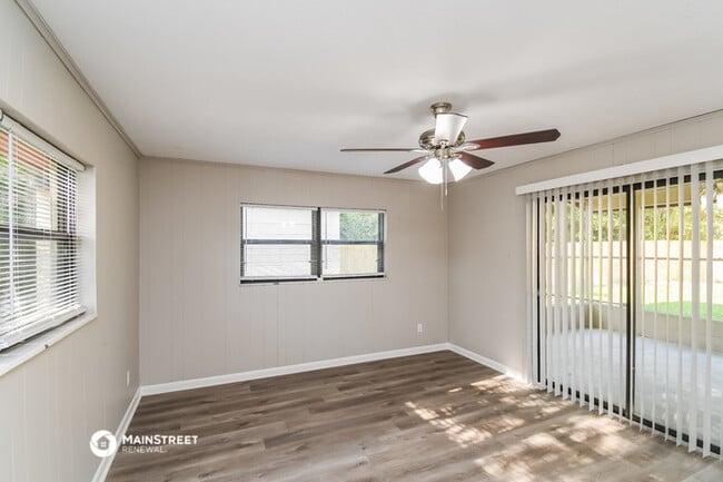 Building Photo - 5243 Robert Scott Dr N