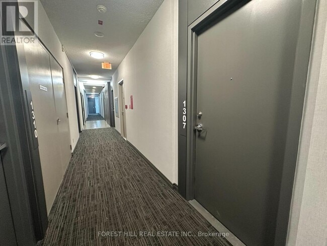 Building Photo - 15 Bruyeres Mews