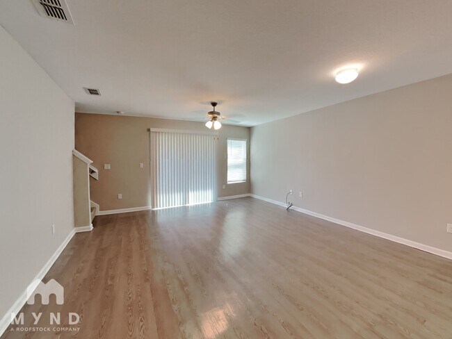Foto del edificio - 12717 Camden Rd