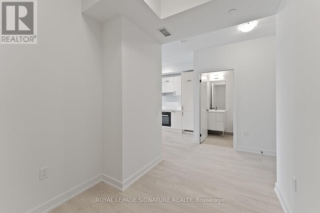 Photo du bâtiment - 1-311 Kyle Lowry Rd