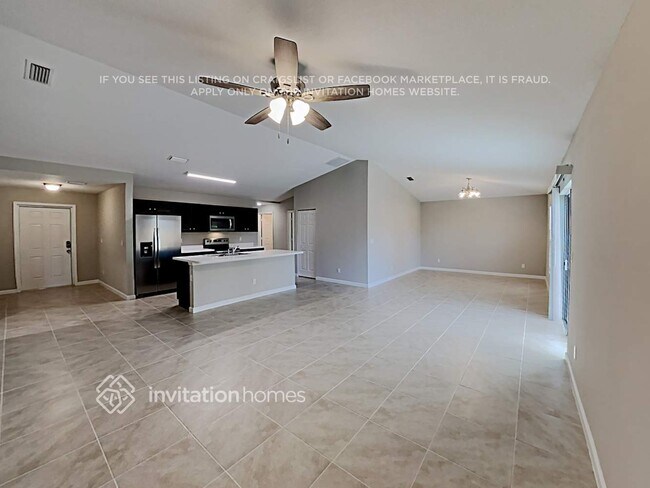 Foto del edificio - 225 SW Grove Ave