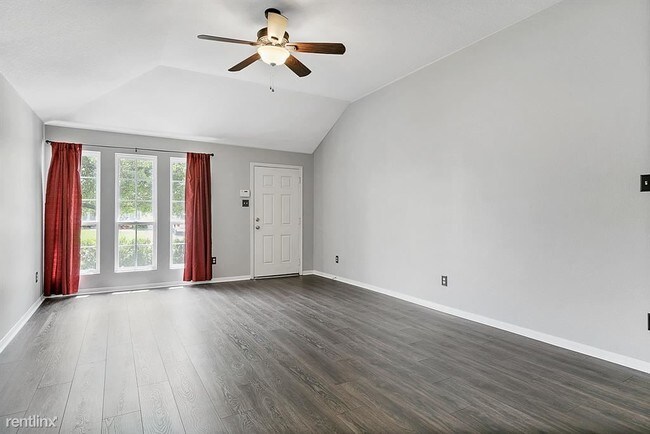 Building Photo - 3 br, 2 bath House - 2331