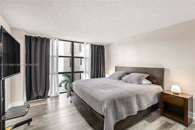 Foto del edificio - 18181 NE 31st Ct