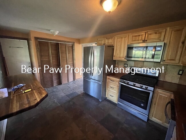 Building Photo - Cute upper level duplex in Kittredge!!