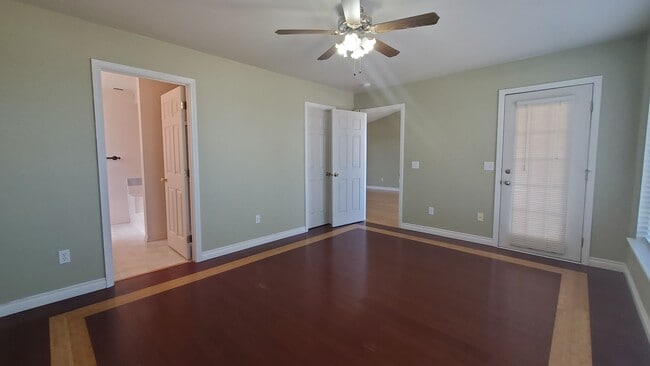 Foto del edificio - 2452 N Rhode Island Ct