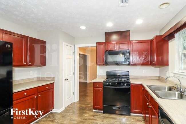 Foto del edificio - 5491 Skylar Creek Ln NE