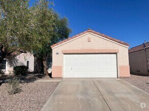 Building Photo - 988 Sky Forest Dr