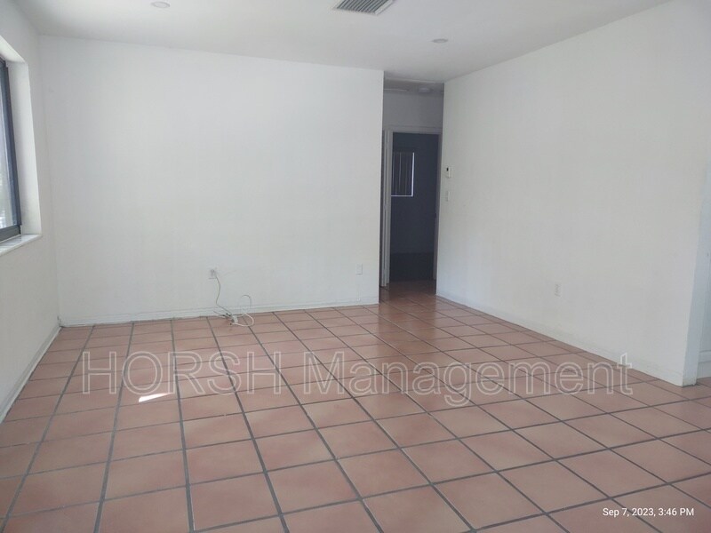 Foto del edificio - 5965 SW 76th St