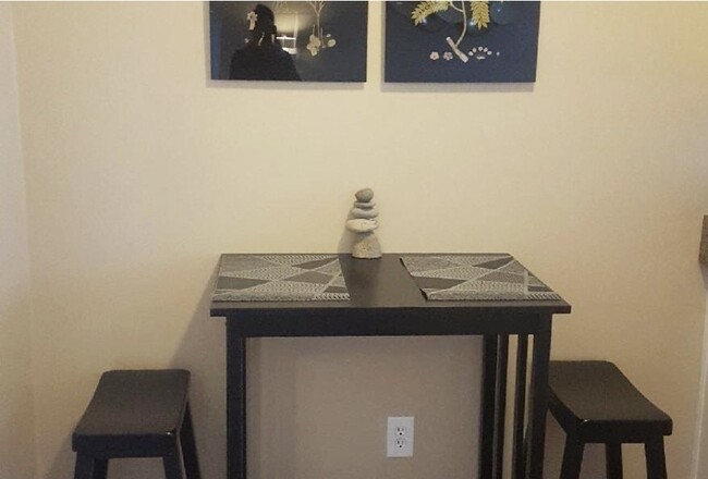 Foto del edificio - 4302 E Bellevue St