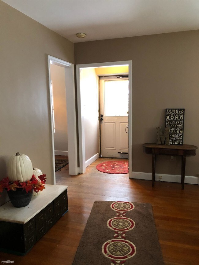 Foto del edificio - 1332 McClellan St