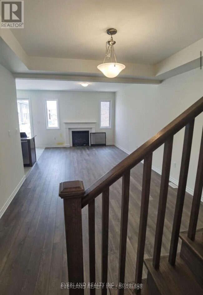 Photo du bâtiment - 3305 Thunderbird Prom