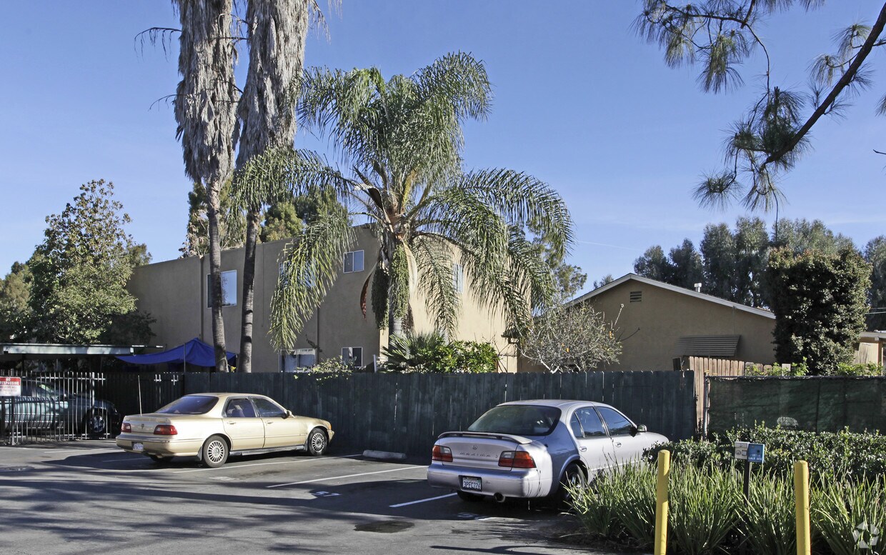 Foto del edificio - 410-412 E Washington Ave