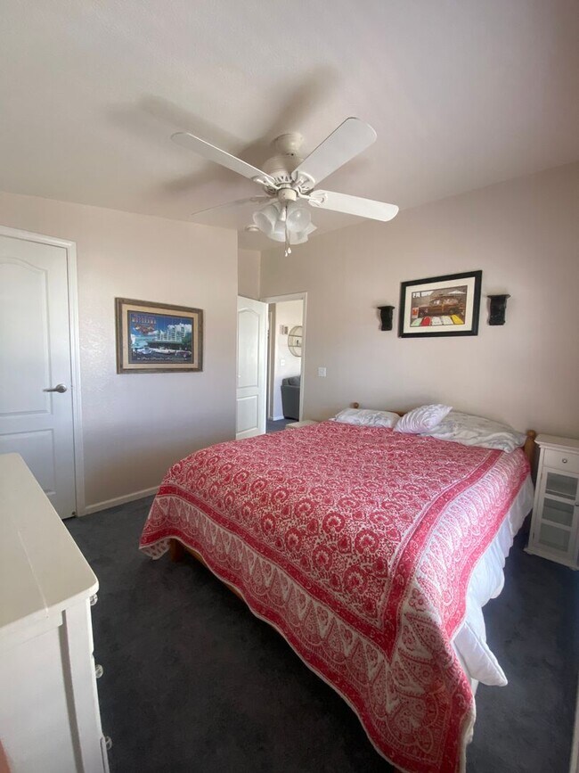 Foto del edificio - 21851 Newland St