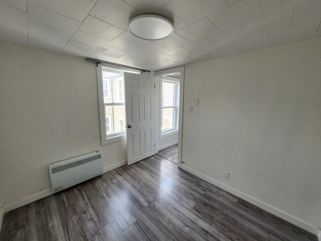 Building Photo - 135 Market Pl