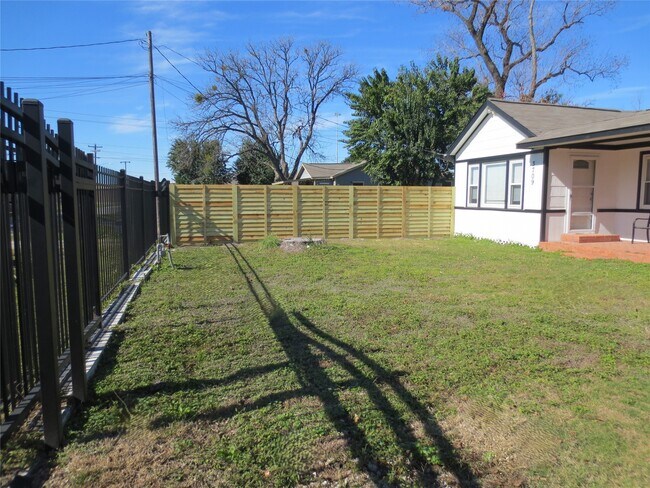 Foto del edificio - 3709 Gager St