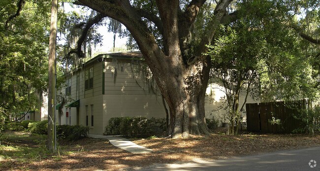 Centerpoint Apartaments - CenterPoint