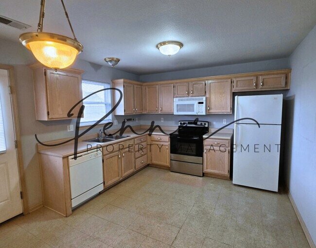 Foto del edificio - 209 NW Woodbury Dr