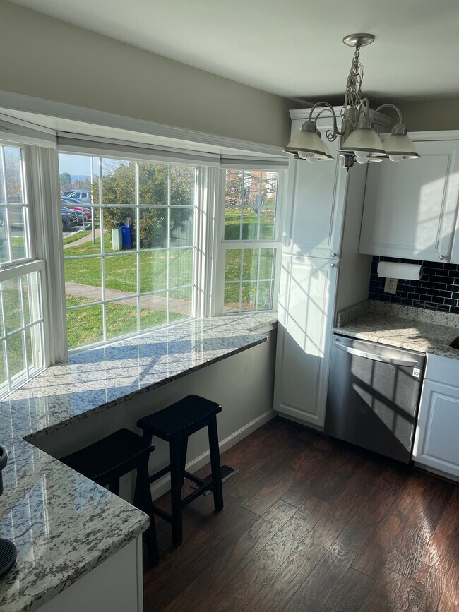 Building Photo - 18 Boileau Ct
