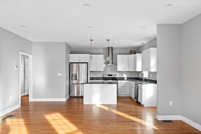 Building Photo - 39 Asticou Rd