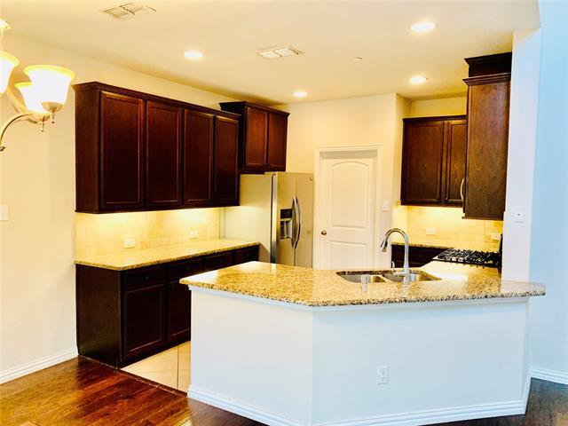 Foto del edificio - 912 Brookville Ct