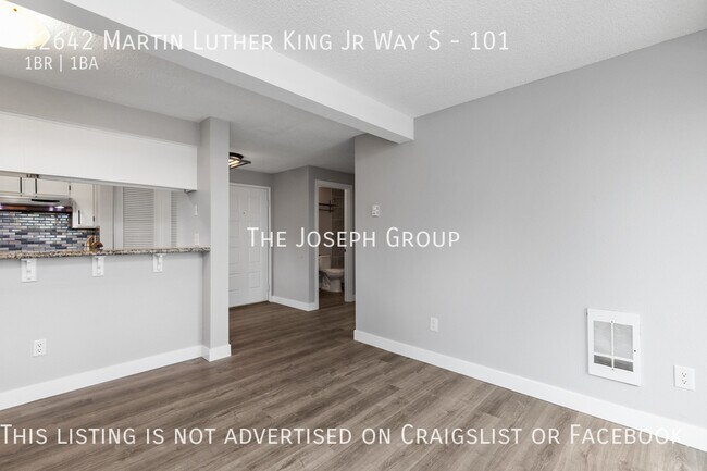 Building Photo - Newly renovated 1 bed/1 bath in Seattle!