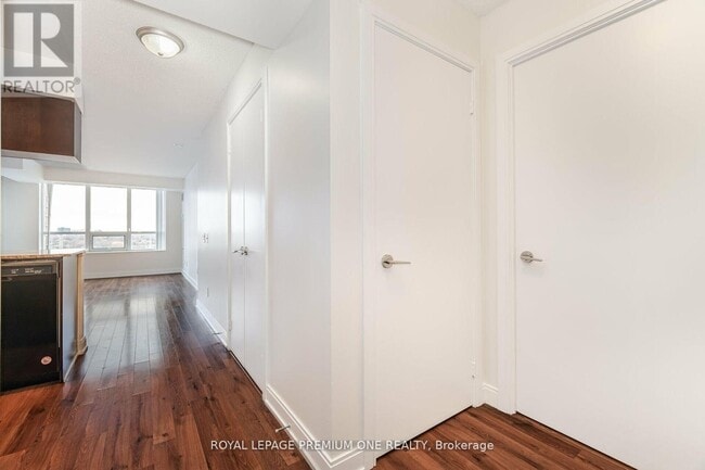 Building Photo - 25 Viking Ln