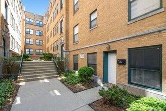Building Photo - 7207 S Yates Blvd