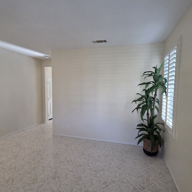 Building Photo - 61 Dovecreek