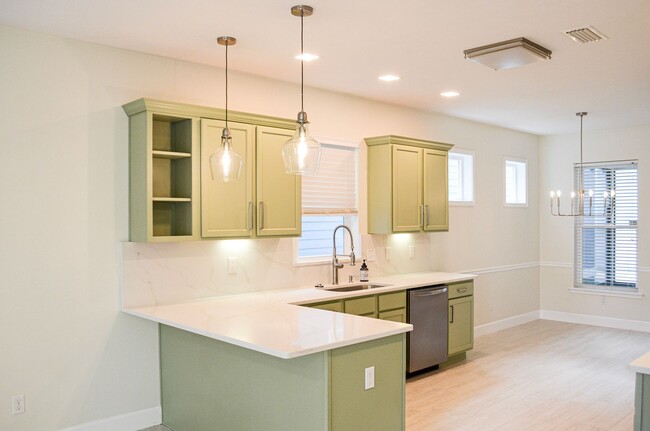 Foto del edificio - Gorgeous remodeled 3-bedroom, 2.5 bath hom...