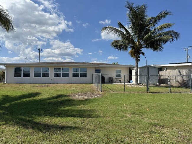 Building Photo - 4303 Conway Blvd