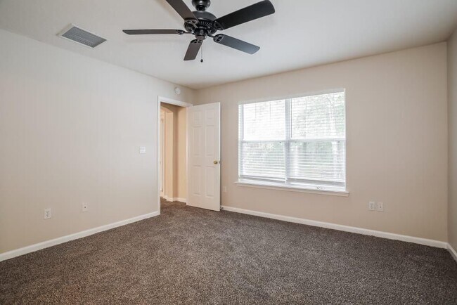 Foto del edificio - 3854 Pebble Brooke Circle South