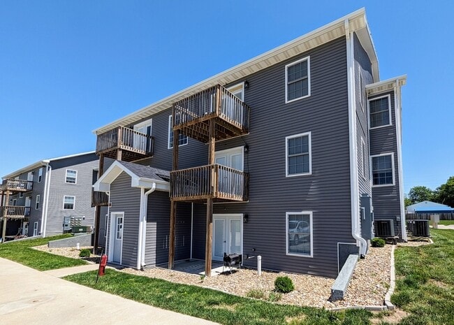 Building Photo - 1317 B Ave W