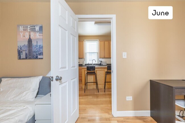 Building Photo - ROOM ONLY in 3-bed/2.0-bath Home