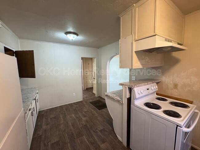 Foto del edificio - 2148 N Stonewall Ave