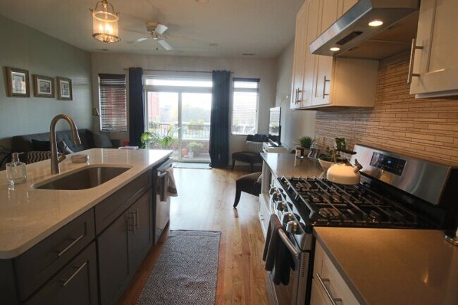 Foto del edificio - 3821 N Southport Ave