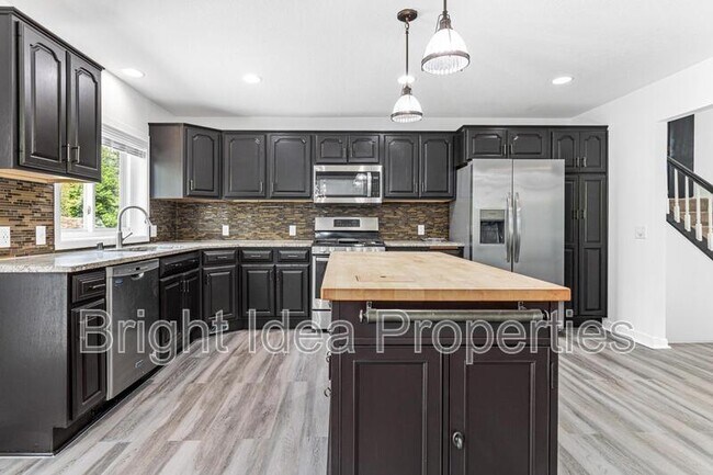 Building Photo - 1716 Evergreen Dr