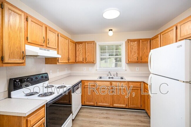 Building Photo - 1338 Hillside Dr