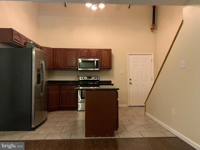 Building Photo - 2152 E Dauphin St