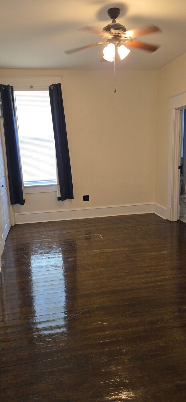 Foto del edificio - 1409 N Market St