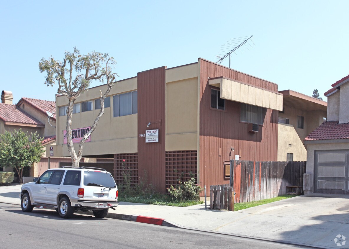 Foto del edificio - 5942 Malabar St