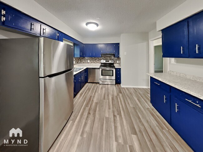 Foto del edificio - 547 Whitethorn Dr