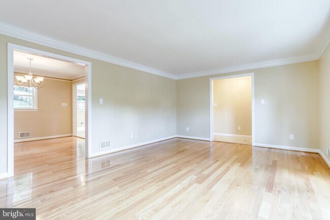 Foto del edificio - 4894 Williamsburg Blvd