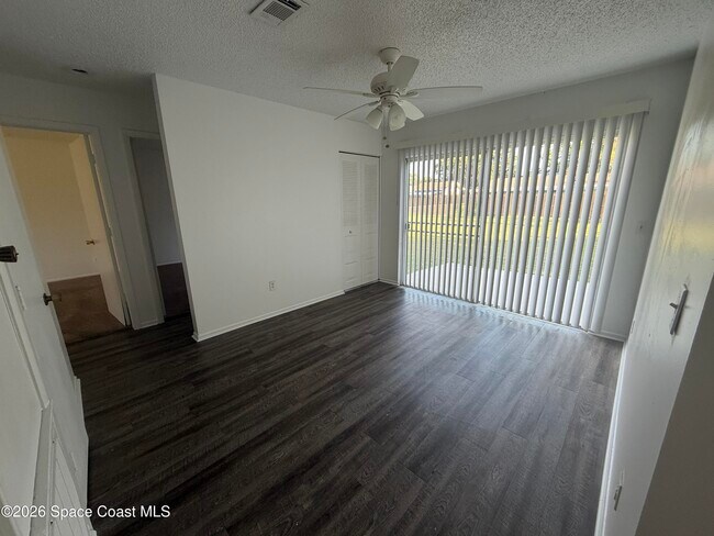 Foto del edificio - 1607 Fairfield Cir NE
